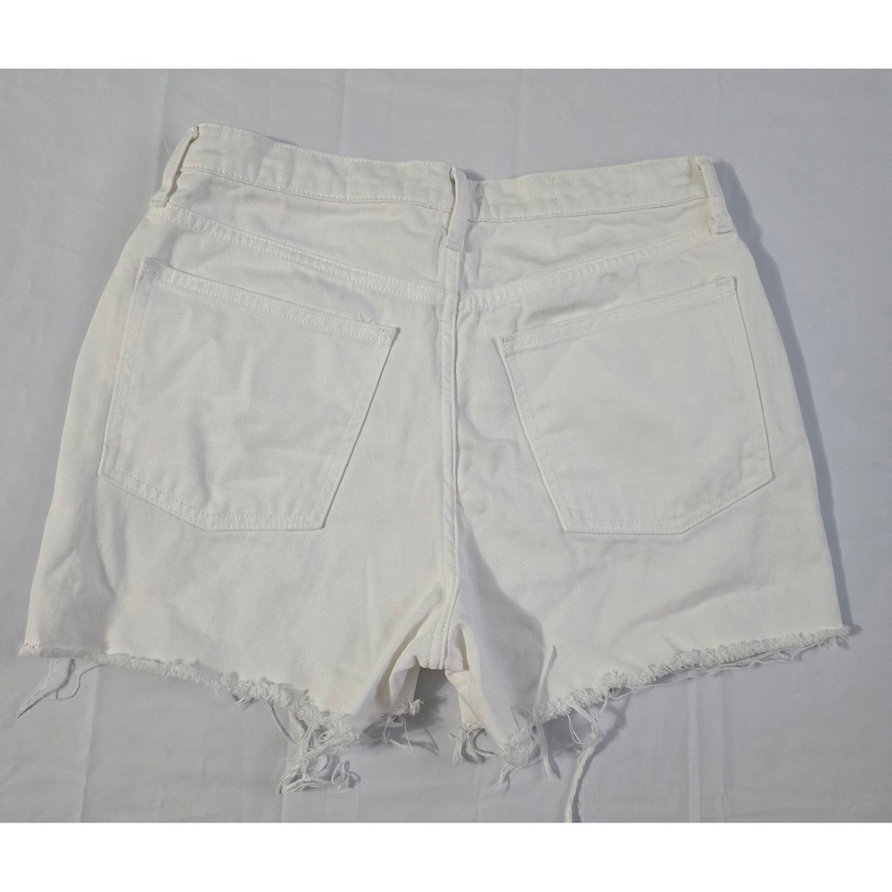 Universal Thread White Denim Boyfriend Shorts Size 4 High Rise Frayed Raw Hem - Picture 10 of 14